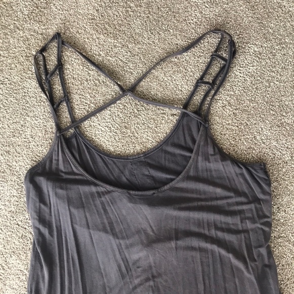 Strappy & crocheted gray tank top - Picture 4 of 4